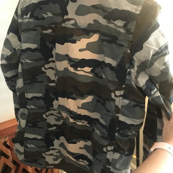 Camo Jacket - Picture 3 of 4